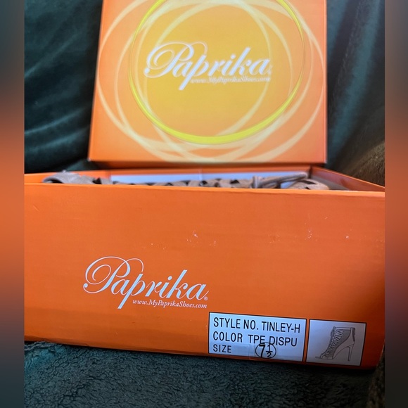 Paprika Tinley Caged Lace Up Stiletto Open Toe Boot, Distressed Taupe. Size. 7.5 - Picture 9 of 10